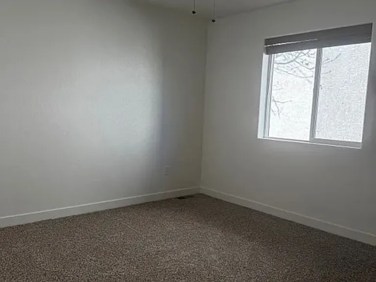 719 S Bellflower Dr — Photo 11