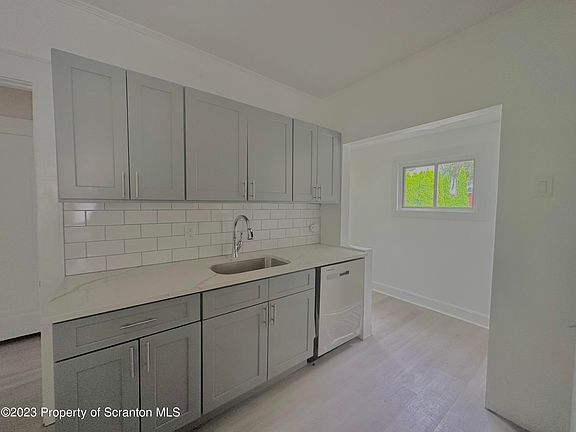 4th image of 538 2nd Fl Wheeler Ave
