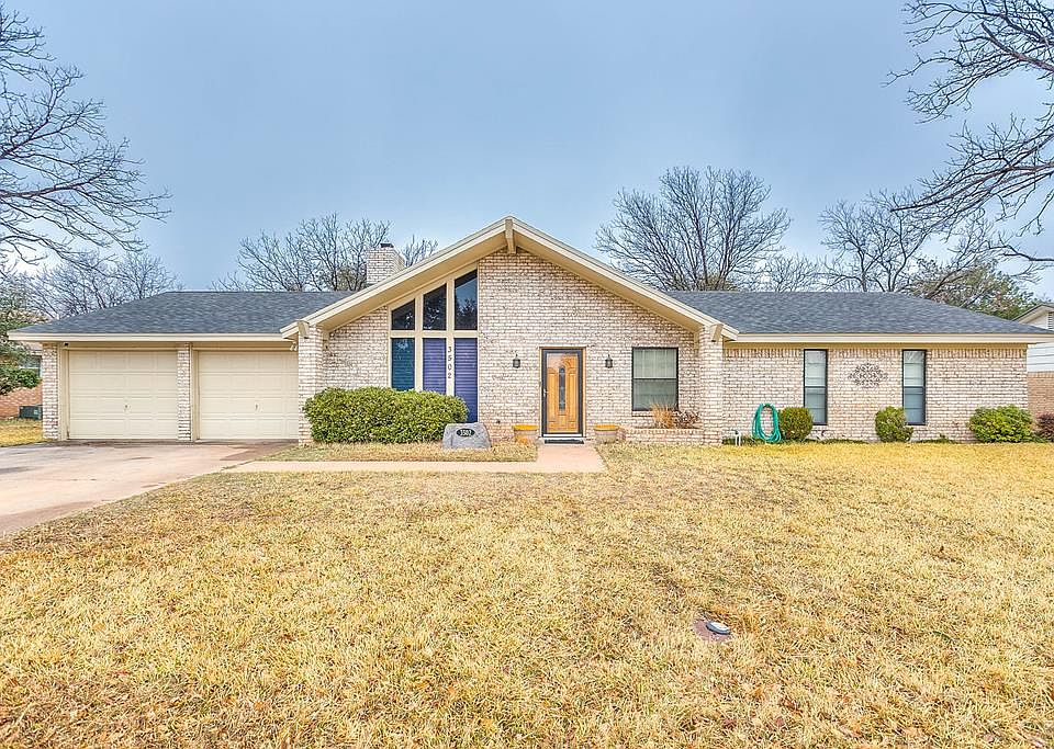 1st image of 3502 Sunset Dr