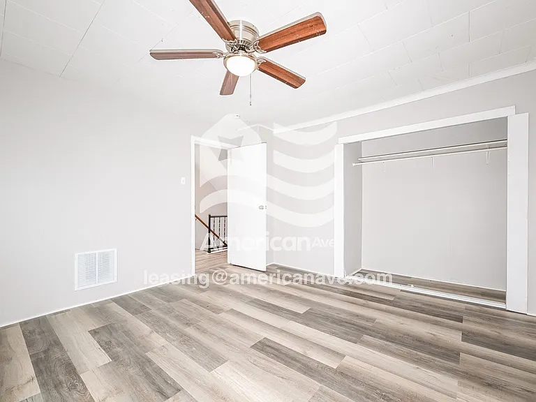 699681_008_main_bedroom_9.jpg