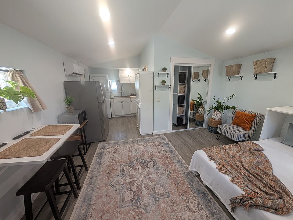 1st image of 4742 21st Ave N #B