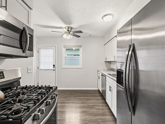 5th image of 2626 Kenwood Ave