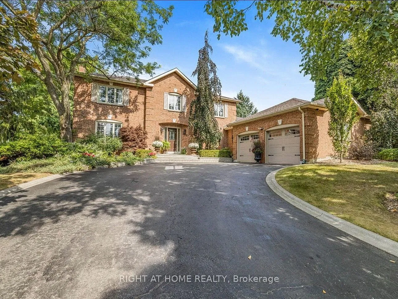 4 bed, $5,500 — Photo 1