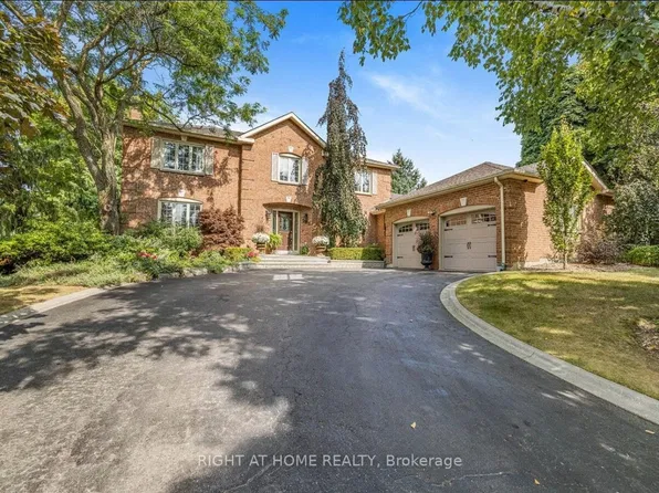 208 Burton Grv, King, ON L7B 1C7