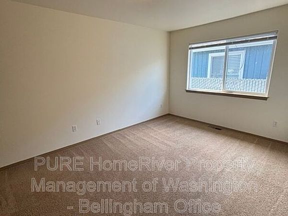 5th image of 547 Woollen Rd