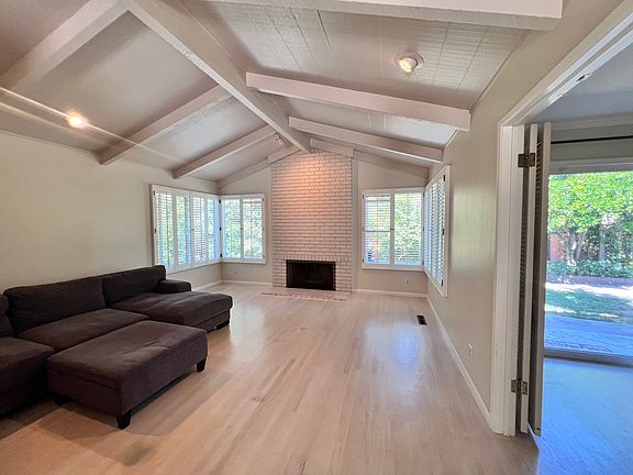 5th image of 2202 Constitution Dr