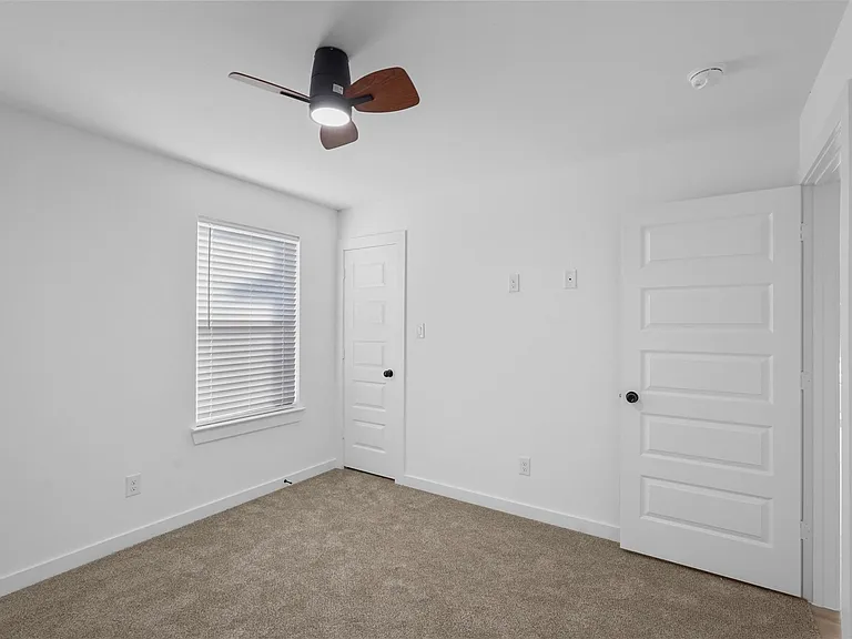 2217 Sayle St #B — Photo 9
