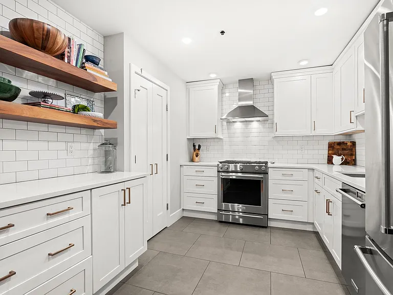 613 Madison St #B — Photo 14