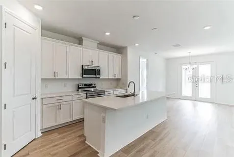 4 bed, 2.0 bath, 1903 sqft, $2,750 — Photo 2