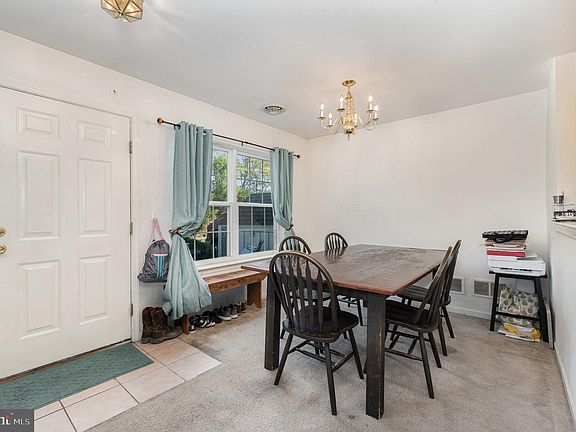 4th image of 113 Courtyard Dr