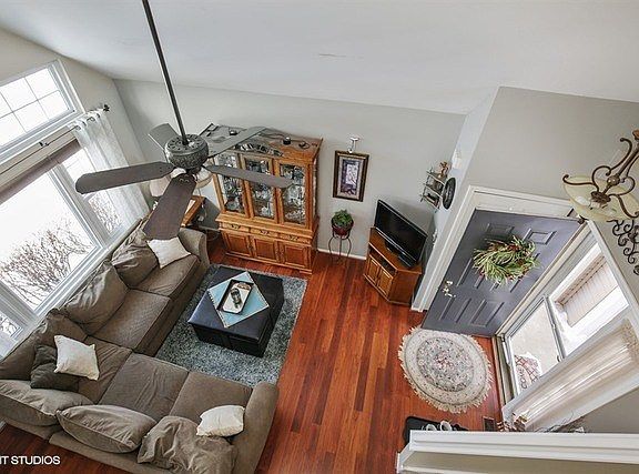 3rd image of 4563 Rolling Hills Dr
