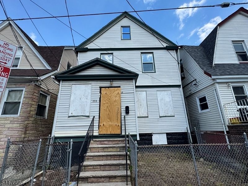 1st image of 332 S 19Th St