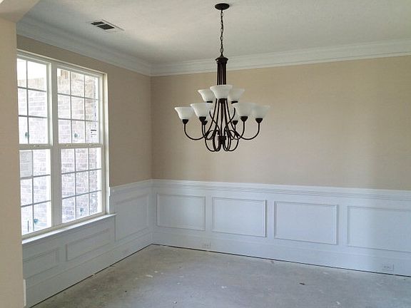 2nd image of 726 Oakwood Ct