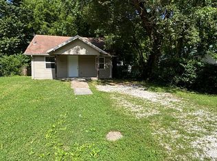 2117 N Hoffman Ave, Springfield, MO 65803