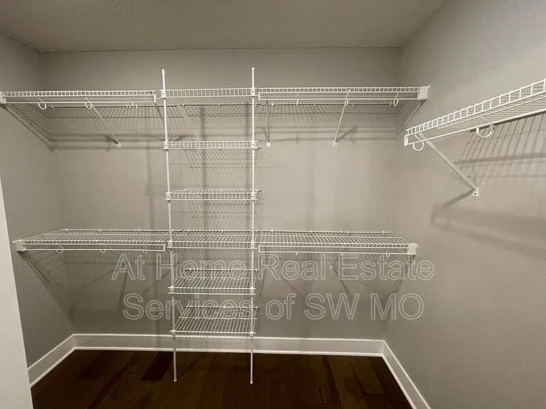 5943 S Iris Ln — Photo 12