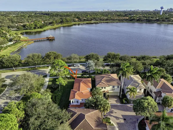 562 Tomahawk Court, Palm Beach Gardens, FL 33410