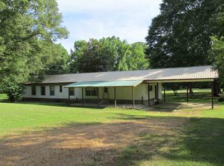 91 Deer Lake Rd, Natchez, MS 39120