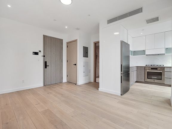 3rd image of 42-62 Hunter St #8