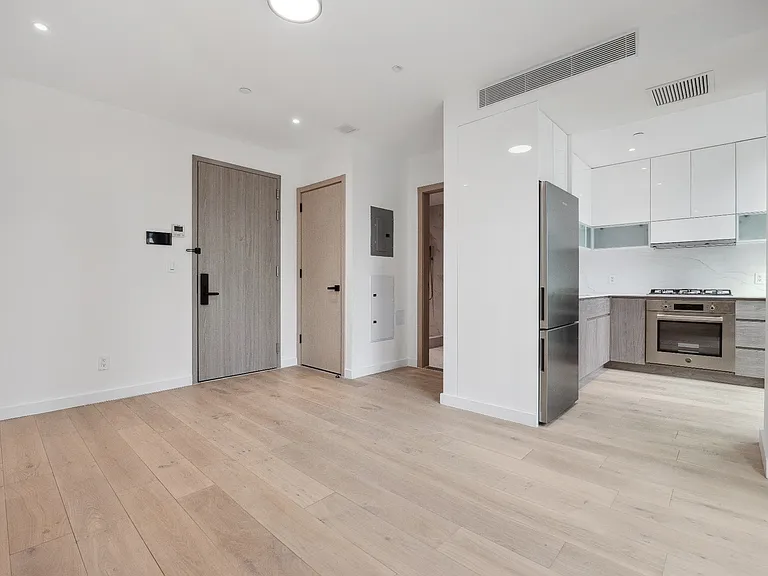 42-62 Hunter St #8 — Photo 3