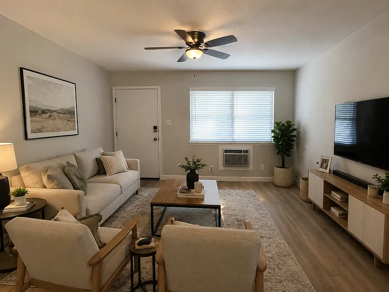 635 Adams St #7 — Photo 2
