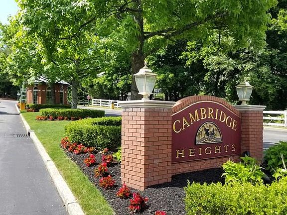 4th image of 399 Cambridge Dr #399
