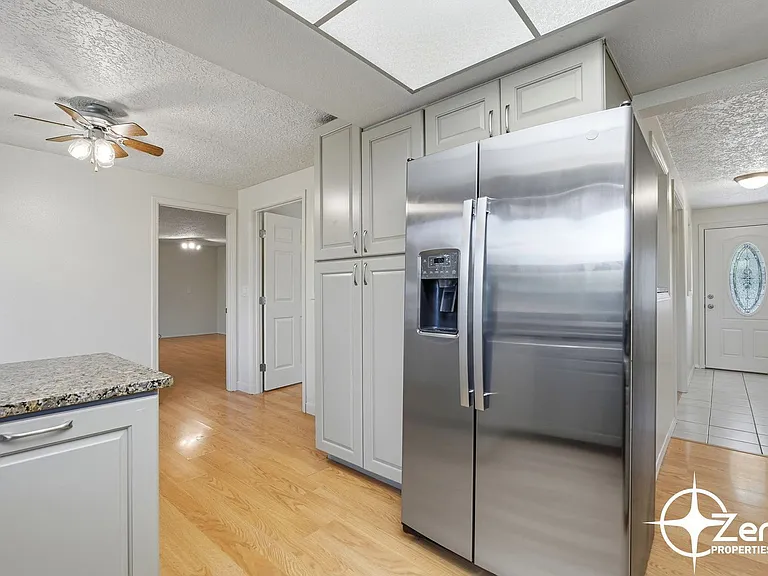 12719 NE 10th Ave — Photo 8