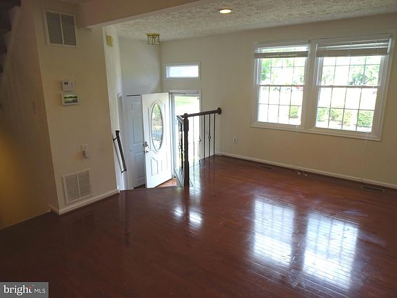 4th image of 106 Barksdale Pl
