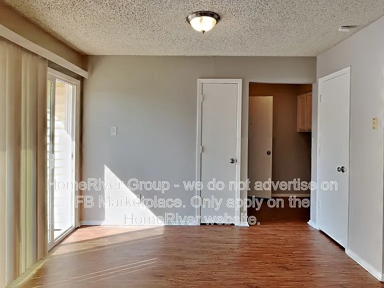 1105 Geneva Ct — Photo 7