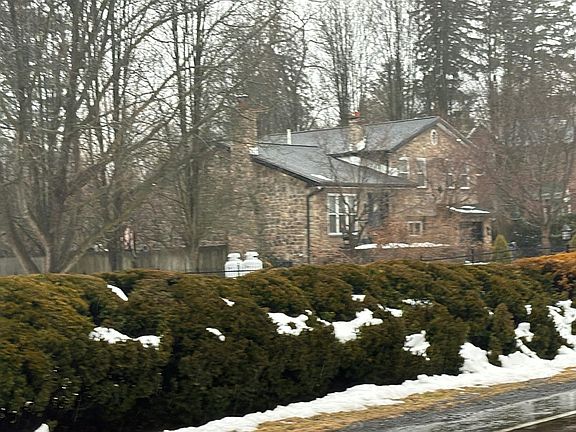 3rd image of 1805 Yardley Rd