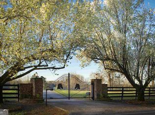 364 Country Club Rd, Newnan, GA 30263