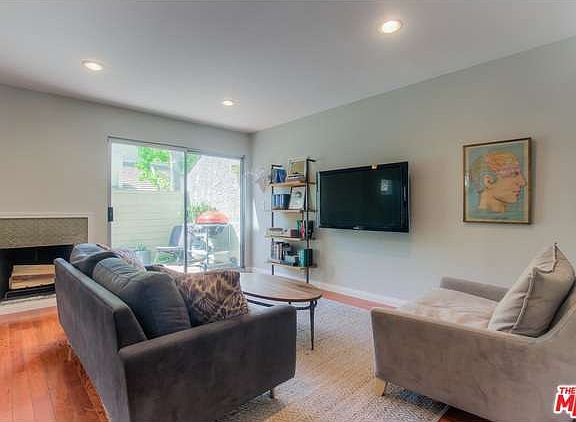 4th image of 11744 Moorpark St APT U