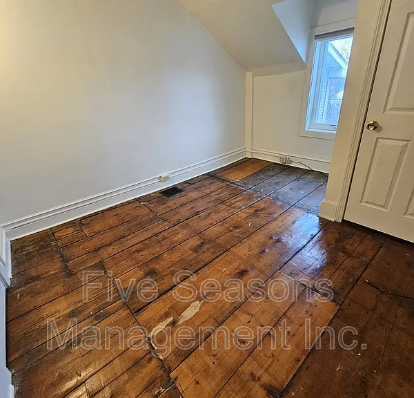 432 Colchester Ave — Photo 18