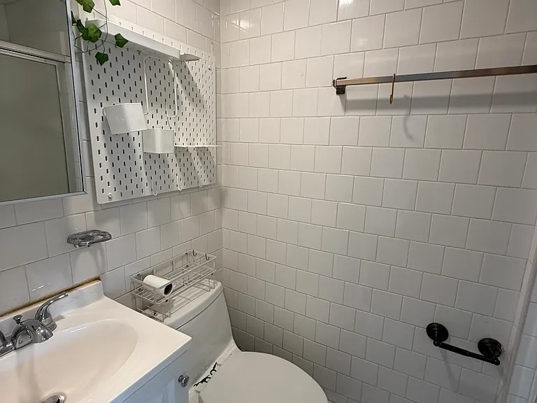 72 Emerald St #2 — Photo 11