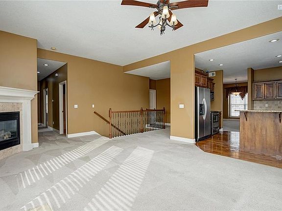 3rd image of 1118 N Glenview Ave