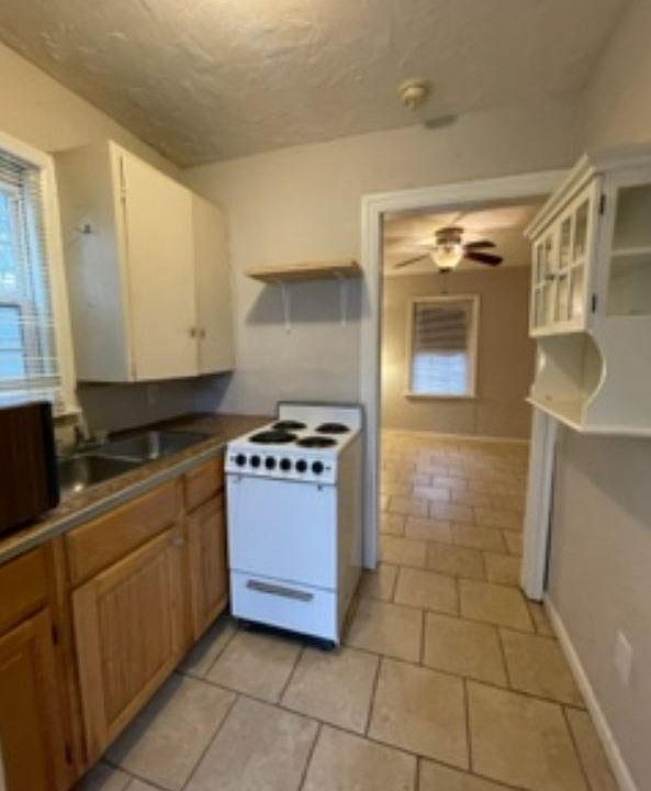 2nd image of 2419 1/2 NW 12th St