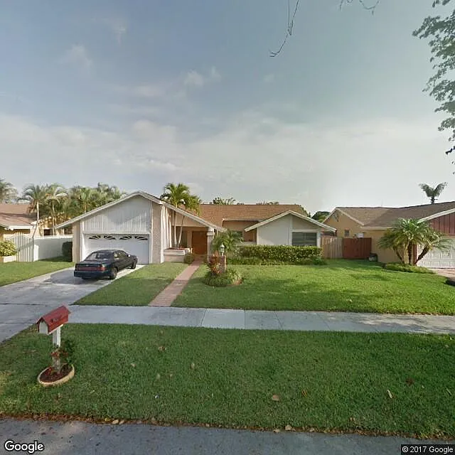 3322 N St SE photo 1