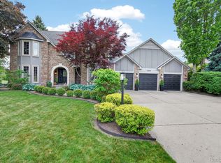 38005 River Bnd, Farmington Hills, MI 48335