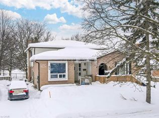 31 Sylvia St, Barrie, ON L4M 5J2