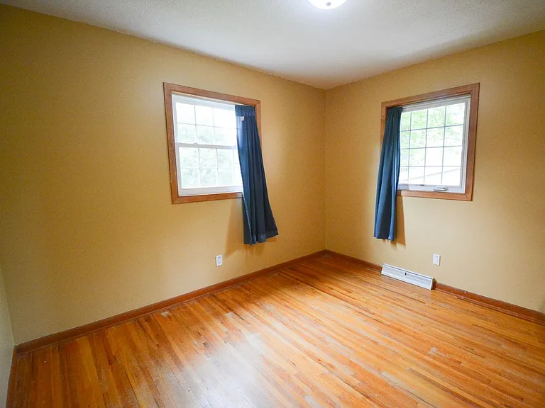 608 22nd St NE — Photo 7