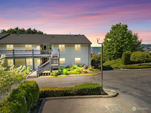 28701 6th Place S #101, Des Moines, WA 98198