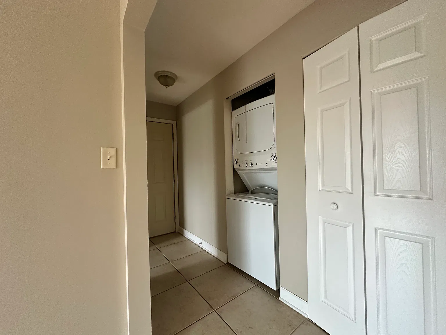 2 bed, 950 sqft, $1,700 — Photo 3