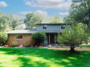 11060 Clark Rd, Davisburg, MI 48350