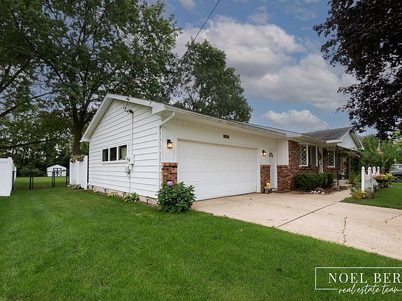4th image of 1216 Sycamore Dr
