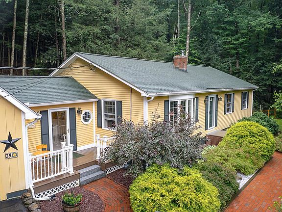 2nd image of 39 Partridgeberry Lane