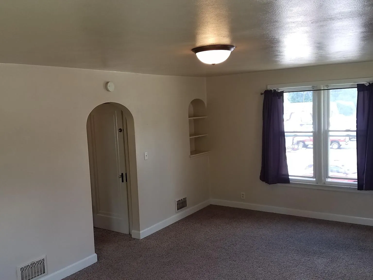 1 bed, 900 sqft, $750 — Photo 2