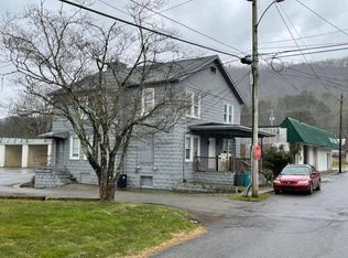 109 E 6th St #2, Lake City, TN 37769
