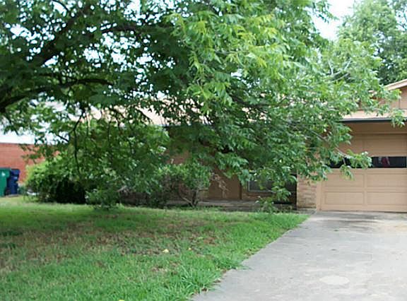 2nd image of 4207 Bradley Cir