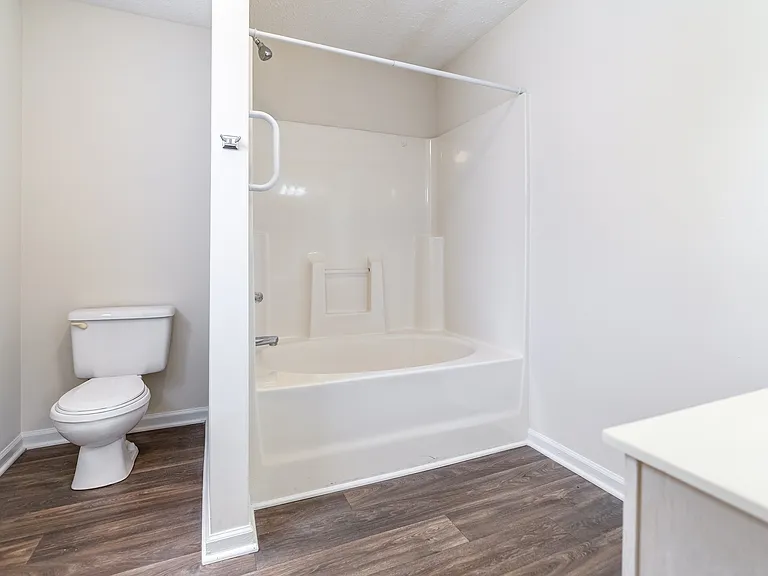 Burton Wyndfall Apartments — Photo 12