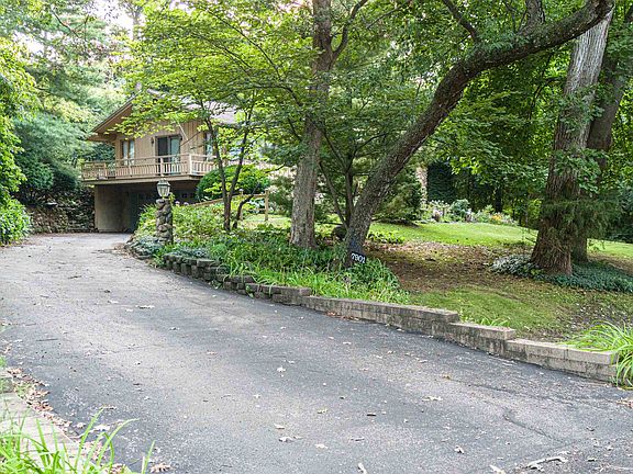 3rd image of 7901 Louella Dr