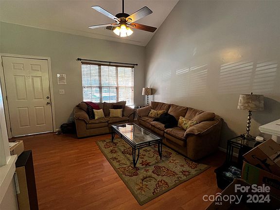 4th image of 9325 Glenwater Dr